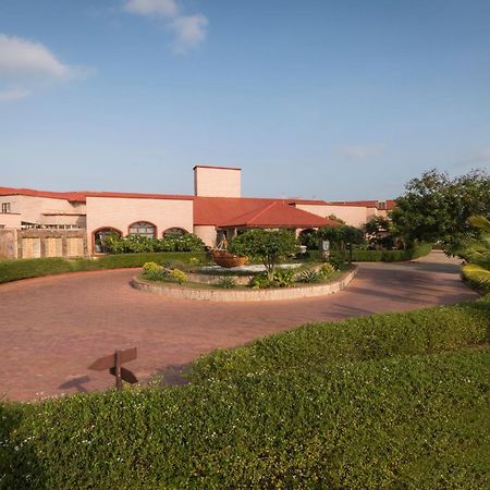 Regenta Resort Bhuj By Royal Orchid Hotels Limited Ngoại thất bức ảnh