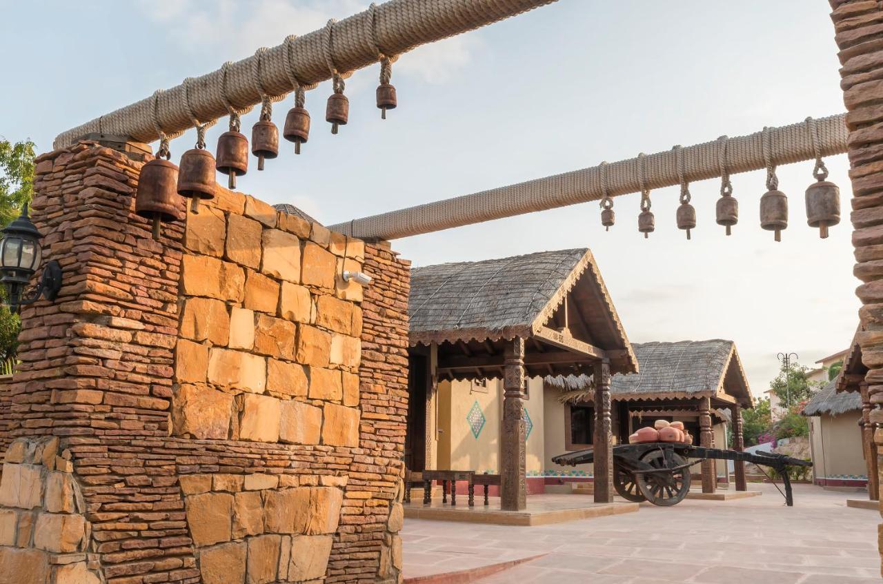 Regenta Resort Bhuj By Royal Orchid Hotels Limited Ngoại thất bức ảnh