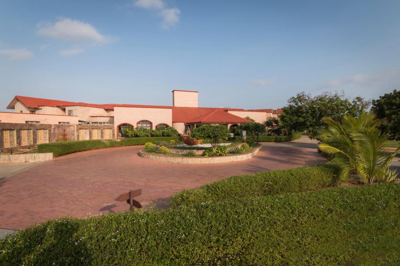 Regenta Resort Bhuj By Royal Orchid Hotels Limited Ngoại thất bức ảnh
