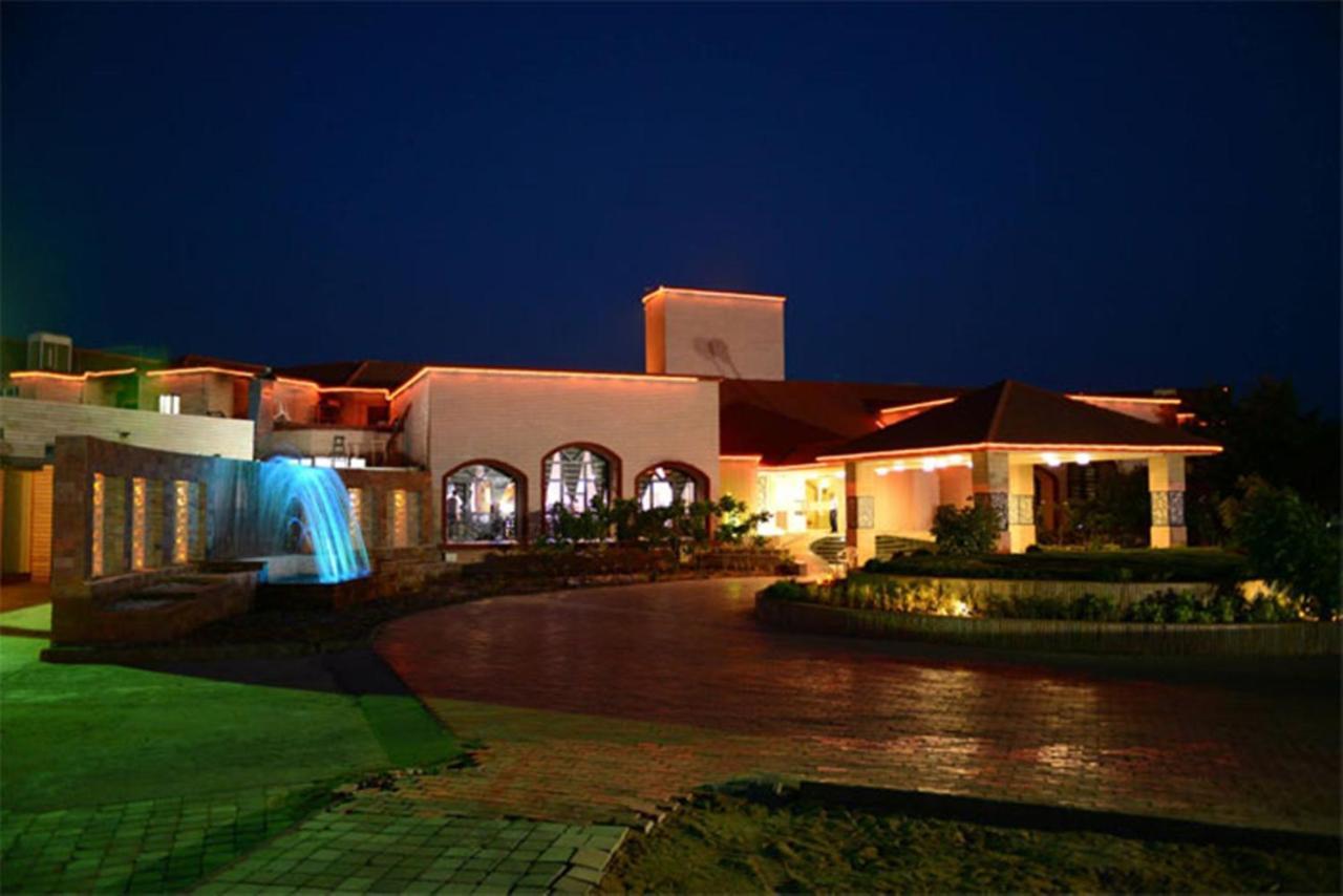 Regenta Resort Bhuj By Royal Orchid Hotels Limited Ngoại thất bức ảnh