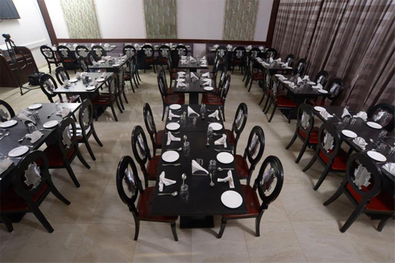 Regenta Resort Bhuj By Royal Orchid Hotels Limited Ngoại thất bức ảnh