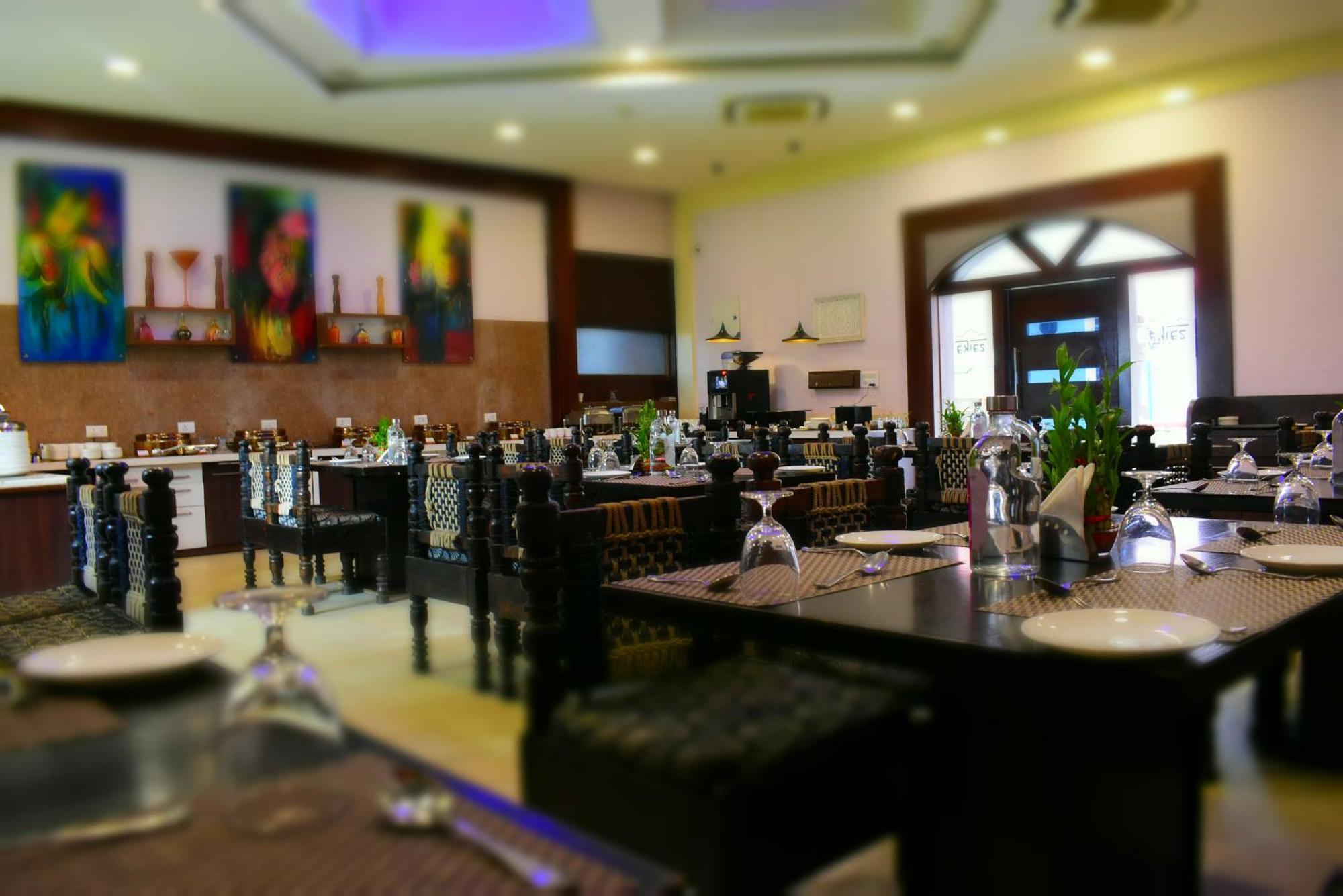Regenta Resort Bhuj By Royal Orchid Hotels Limited Ngoại thất bức ảnh