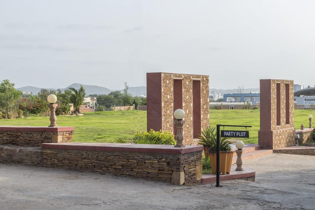 Regenta Resort Bhuj By Royal Orchid Hotels Limited Ngoại thất bức ảnh