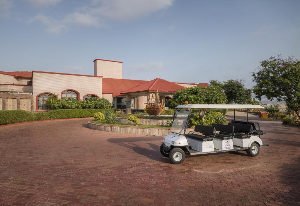 Regenta Resort Bhuj By Royal Orchid Hotels Limited Ngoại thất bức ảnh