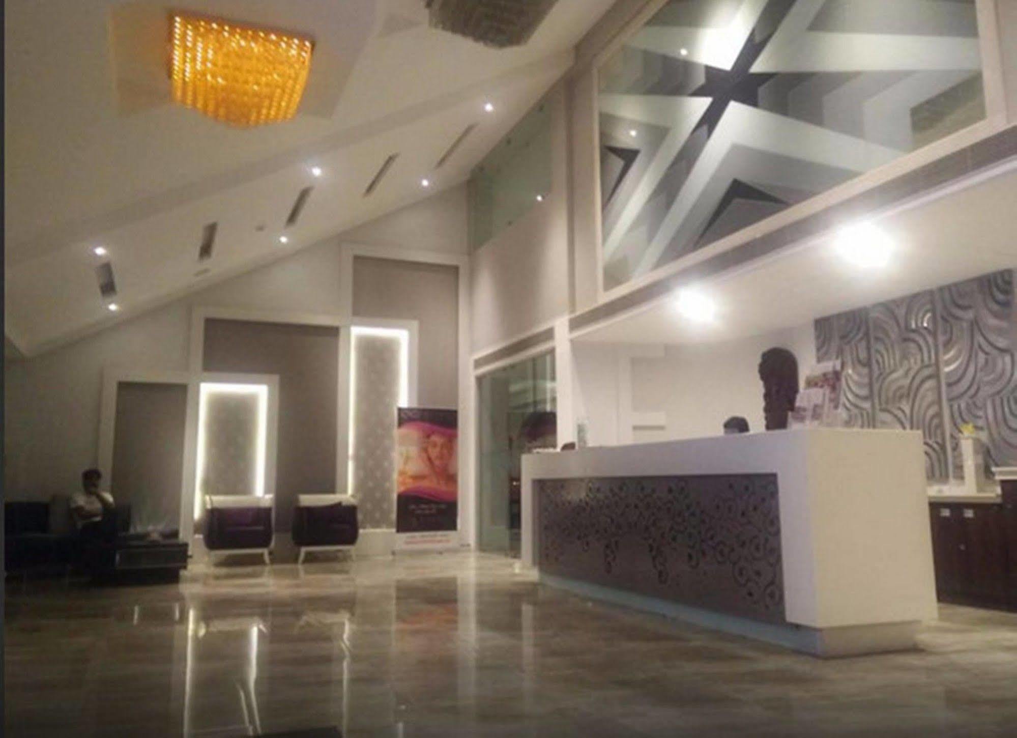 Regenta Resort Bhuj By Royal Orchid Hotels Limited Ngoại thất bức ảnh